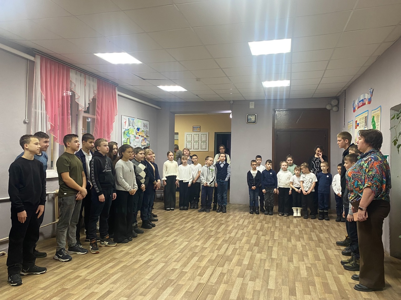 Учебный понедельник, по традиции начался с урока «Разговоры о важном» на тему: &amp;quot;Бизнес и технологическое предпринимательство&amp;quot;.