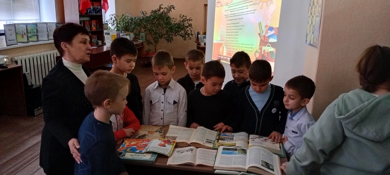 Экскурсия в сельскуюбиблиотеку.