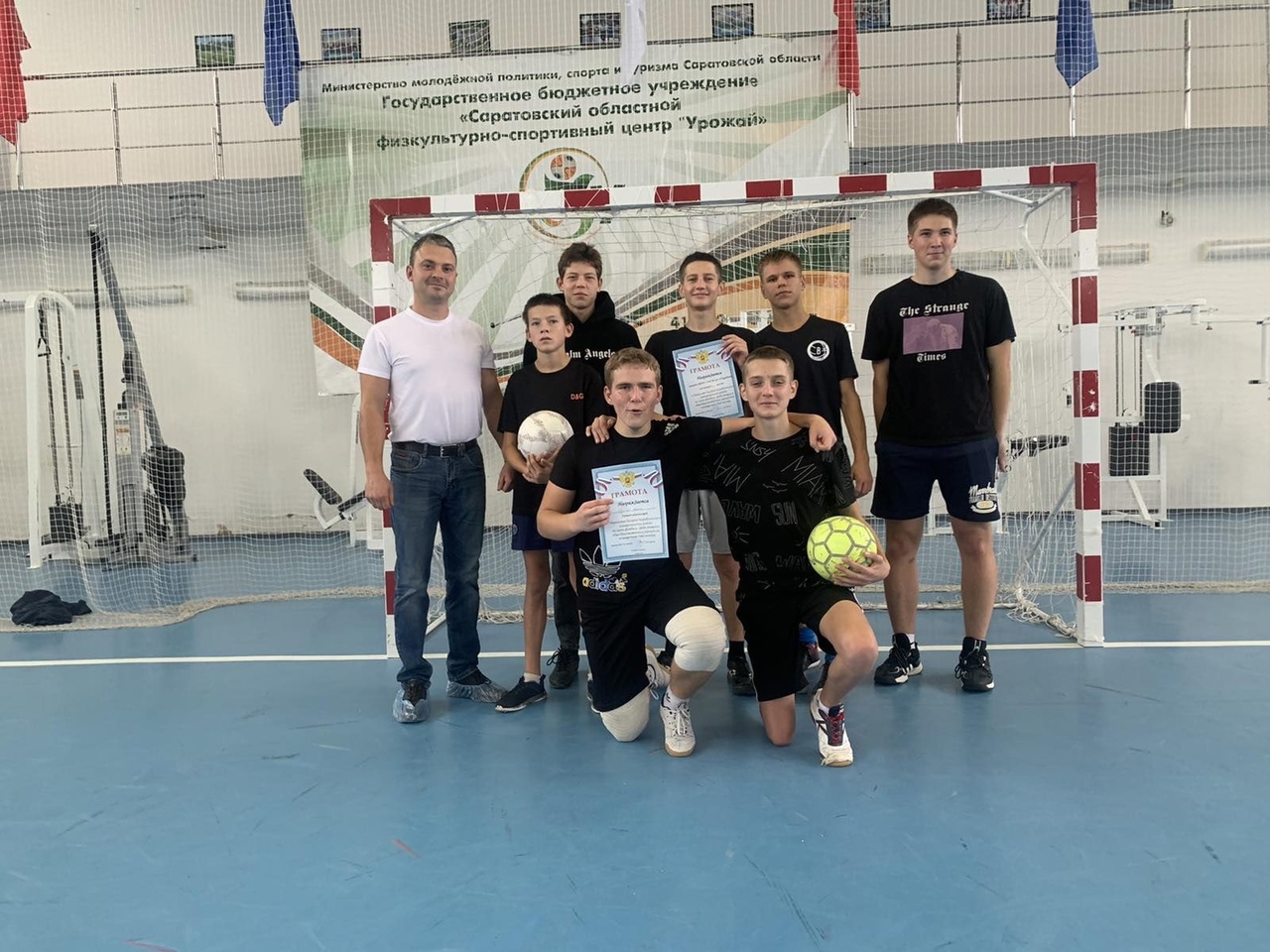 Поздравляем команду школы, занявшую 2 место в Первенстве муниципального района по мини-футболу..